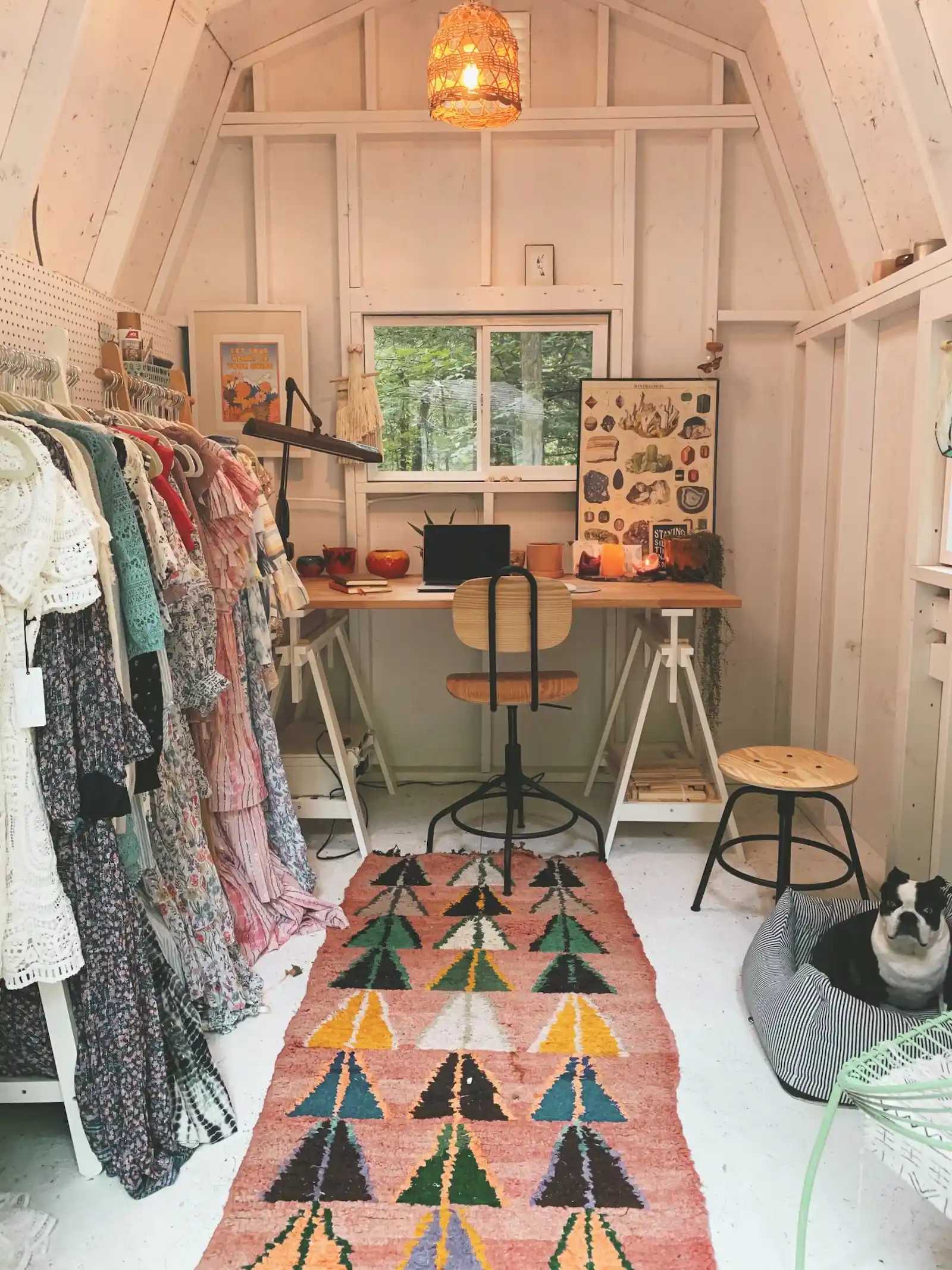 Interior of TB-600 Robin's fashion barn